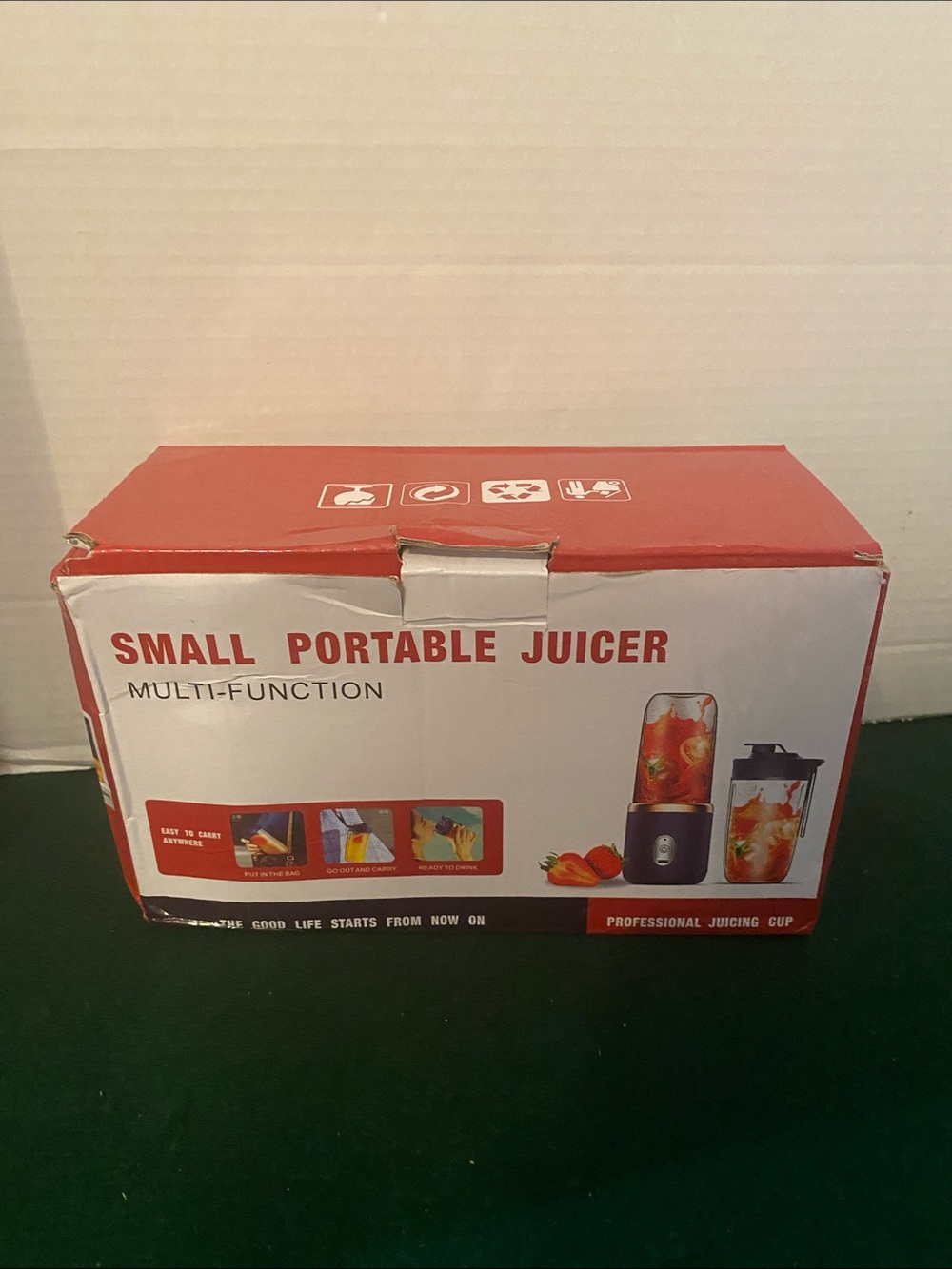 Small portable rechargeable juicer ( B 1 )